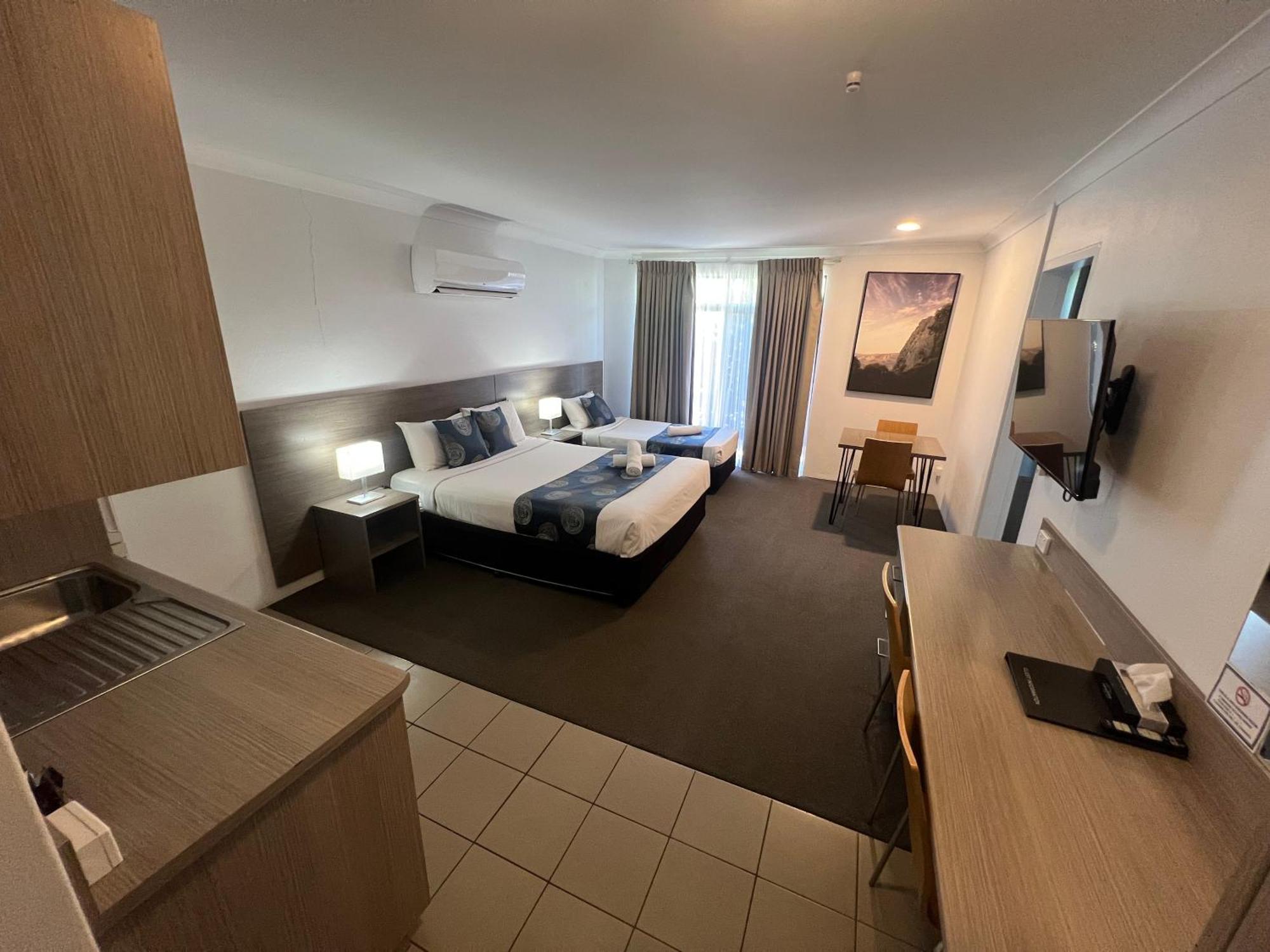 Adelong Motel Narrabri Extérieur photo